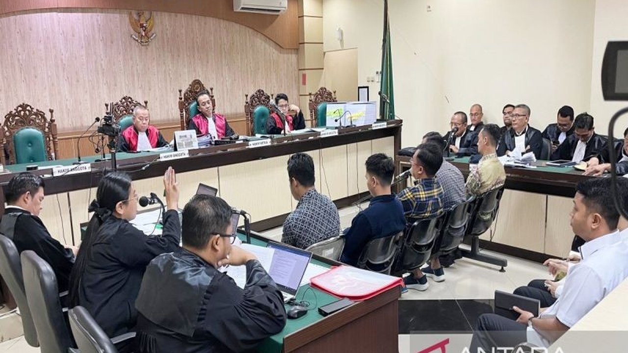 Empat rekanan perusahaan dihadirkan sebagai saksi dalam sidang korupsi proyek PUPR Kalsel di Pengadilan Tipikor Banjarmasin, terungkap adanya kesepakatan fee proyek.