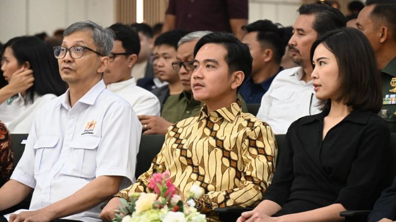 Wakil Presiden Gibran Rakabuming Raka mendorong anak muda Indonesia untuk memanfaatkan kecerdasan buatan (AI) guna mendorong kemajuan bangsa dan tidak tertinggal dari negara lain.