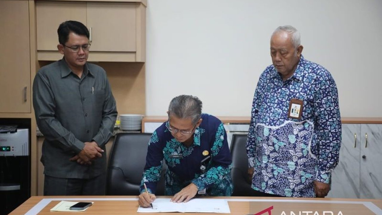 Pemerintah Kabupaten Sleman menyalurkan dana hibah senilai Rp500 juta kepada empat lembaga keagamaan pada tahun 2025 untuk mendukung program-program keagamaan dan kesejahteraan masyarakat.