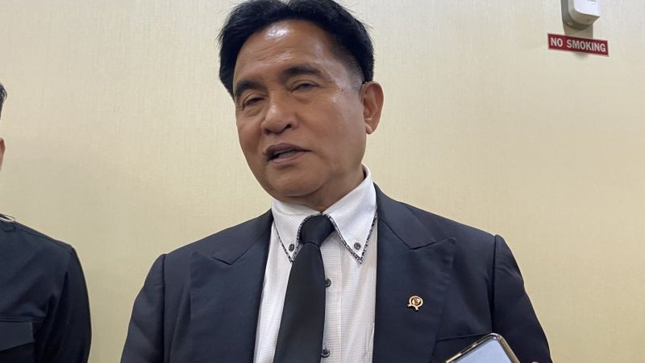 Menteri Koordinator Bidang Hukum dan HAM, Yusril Ihza Mahendra, menargetkan Kitab Undang-Undang Hukum Acara Pidana (KUHAP) baru selesai akhir 2025 untuk mendukung KUHP baru yang berlaku Januari 2026, dengan jaminan atas Hak Asasi Manusia (HAM).