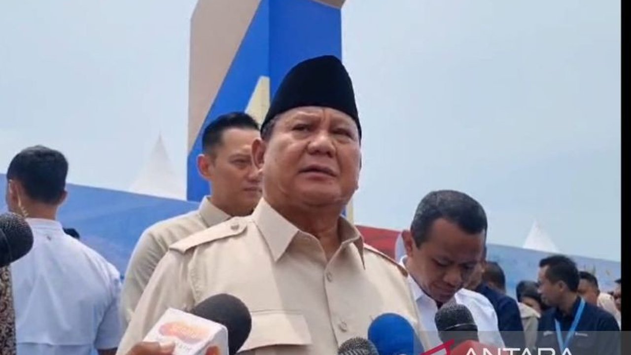 Presiden Prabowo Subianto berencana membangun 38 Kawasan Ekonomi Khusus (KEK) di seluruh Indonesia untuk meningkatkan investasi dan menciptakan lapangan kerja.