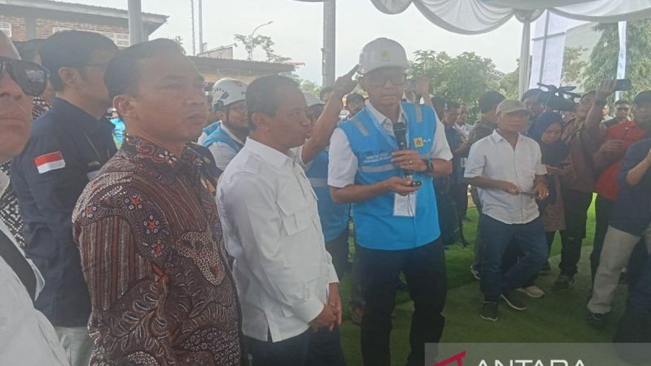Menteri ESDM memastikan stok BBM, listrik, dan LPG aman untuk Lebaran 2025, dengan peningkatan kualitas BBM dan perluasan SPKLU untuk kendaraan listrik.