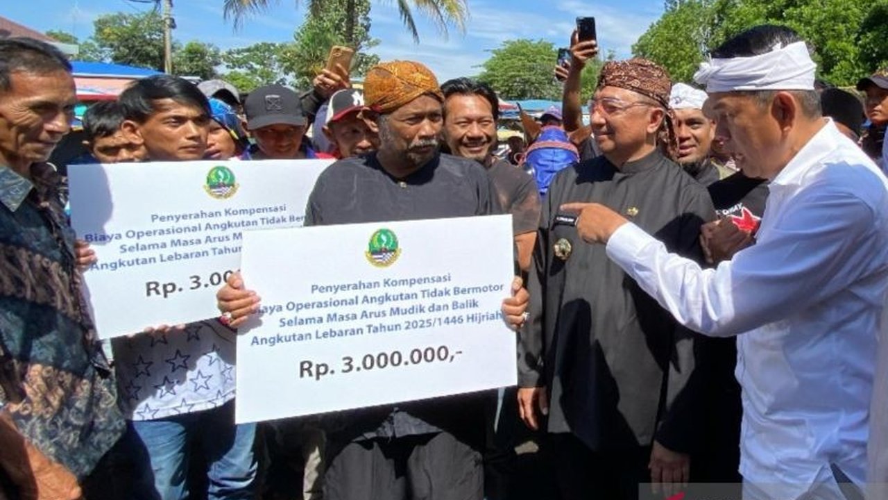 Pemerintah Provinsi Jawa Barat memberikan kompensasi Rp3 juta kepada 575 kusir delman dan 4 tukang becak di Garut sebagai pengganti penghasilan selama larangan beroperasi di jalur mudik Lebaran.