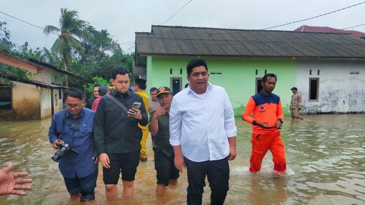 Banjir di sejumlah kecamatan di Bintan, Kepri, akibat hujan deras menyebabkan Pemkab menetapkan status tanggap darurat bencana selama 14 hari untuk penanganan pasca-banjir dan bantuan logistik kepada 220 jiwa yang terdampak.