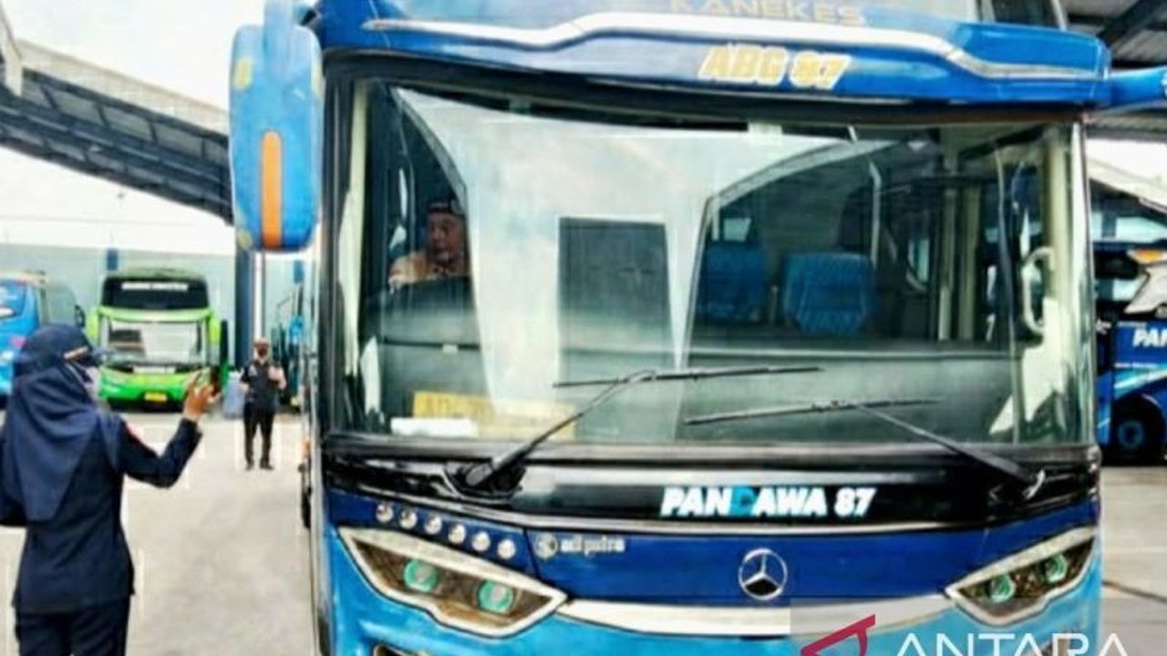 Dinas Perhubungan Karawang mulai melakukan ramp check terhadap bus angkutan Lebaran 2025 untuk memastikan keselamatan dan kelayakan kendaraan, menargetkan 25 bus pariwisata.
