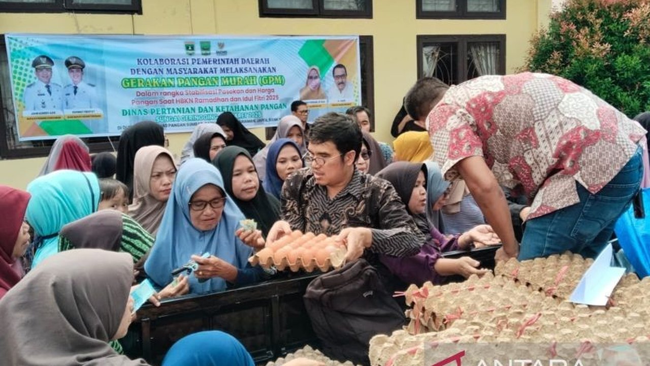Pemerintah Kabupaten Padang Pariaman berkolaborasi dengan berbagai pihak untuk menekan harga kebutuhan pokok melalui Gerakan Pangan Murah (GPM) menjelang Lebaran.