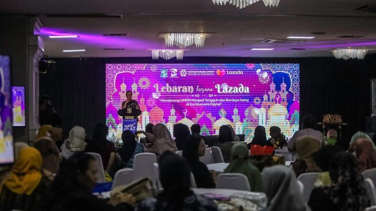 Pemerintah Kota Surabaya berkolaborasi dengan Lazada Indonesia melatih 100 UMKM untuk meningkatkan daya saing di pasar digital menjelang Idul Fitri.