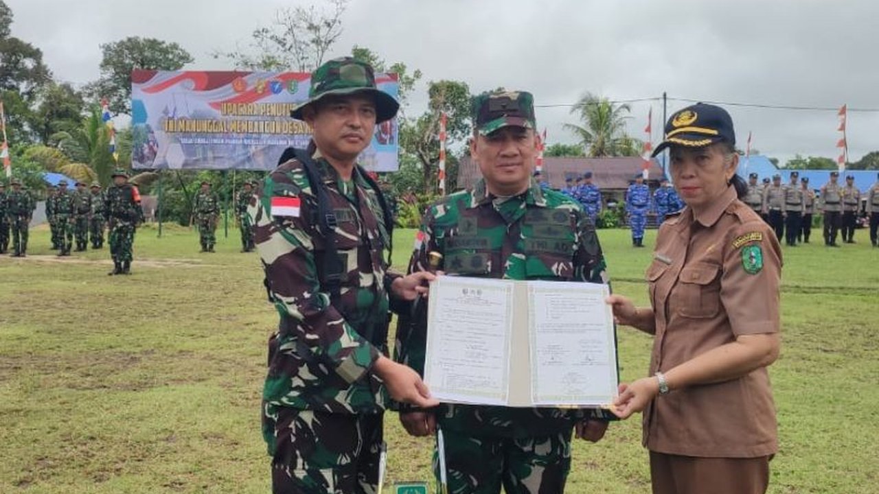 TNI melalui program TMMD ke-123 telah menyelesaikan pembangunan jalan sepanjang empat kilometer di Desa Sekida, Bengkayang, Kalimantan Barat, guna meningkatkan aksesibilitas dan perekonomian warga perbatasan.