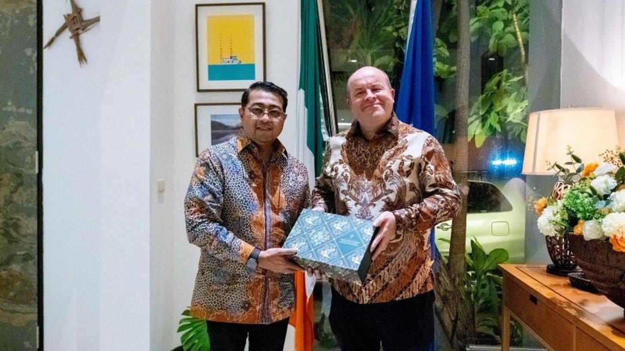 Menparekraf RI mengajak Irlandia berkolaborasi di sektor musik, meliputi festival, pertukaran musisi, hingga manajemen hak cipta, guna mendorong pertumbuhan ekonomi kreatif.