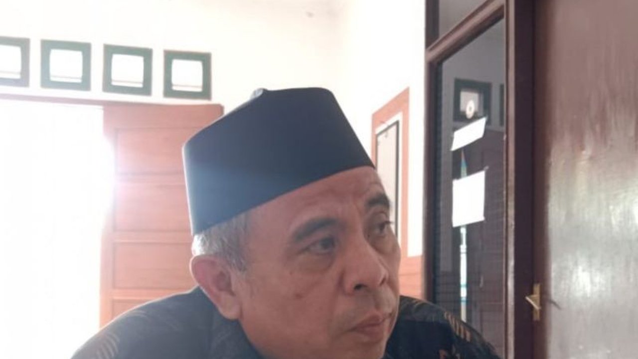 Bulog Ternate memastikan stok bahan pangan pokok aman hingga dua bulan ke depan, termasuk beras, gula, dan minyak goreng, serta harga tetap stabil menjelang Idul Fitri 1446 H.