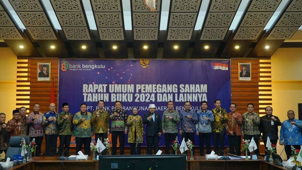 Seluruh jajaran direksi dan beberapa komisaris Bank Bengkulu mengundurkan diri menyusul penyidikan kasus dugaan korupsi di Bank Bengkulu Unit Mega Mall oleh Kejaksaan Negeri Bengkulu.