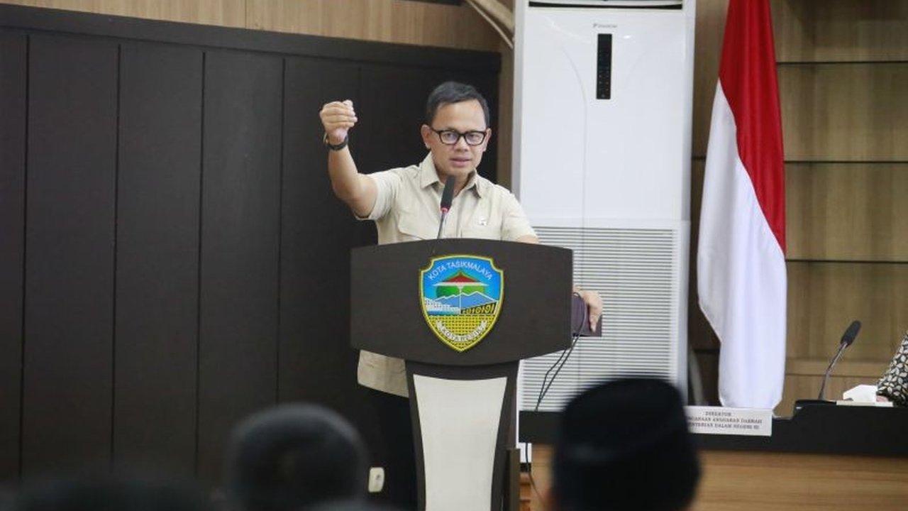 Wamendagri Bima Arya mendorong Pemkot Tasikmalaya perkuat kapasitas fiskal daerah yang lemah, dengan inovasi dan efisiensi anggaran, serta melibatkan swasta.