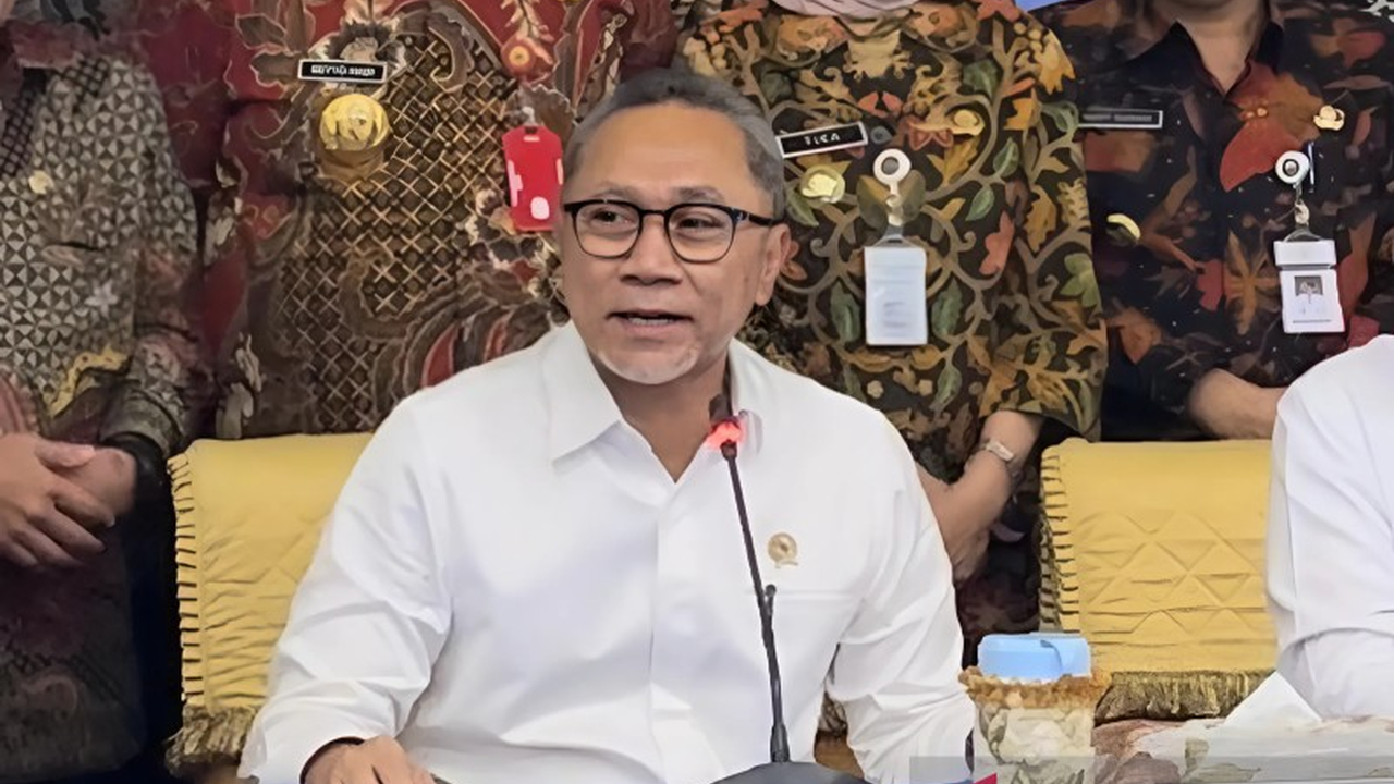 Menko Pangan Zulkifli Hasan mengajak kepala daerah seluruh Indonesia untuk siaga mengantisipasi kenaikan harga komoditas menjelang Lebaran 2025 guna memastikan ketersediaan dan stabilitas harga barang pokok.
