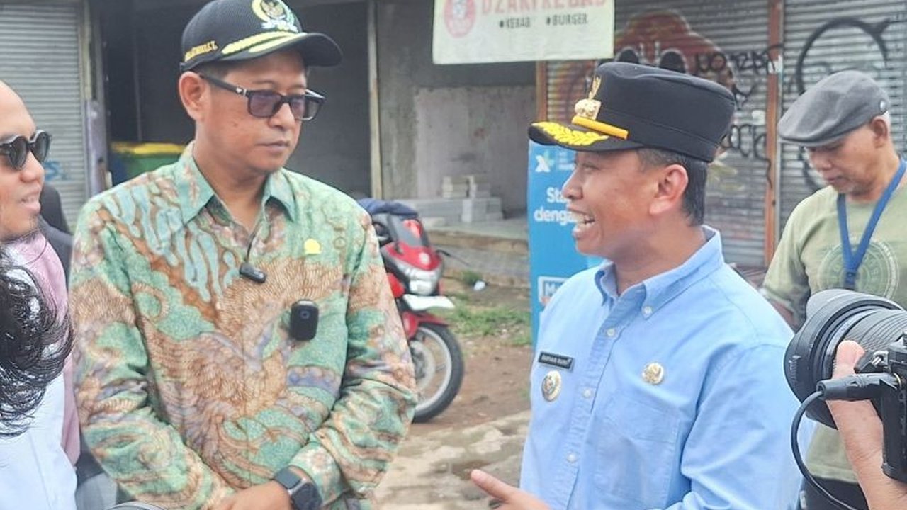 Wali Kota Depok, Supian Suri, mengajak warga Depok memanfaatkan program pembebasan tunggakan pajak kendaraan bermotor (PKB) dari Pemprov Jawa Barat yang berlaku hingga Juni 2025.