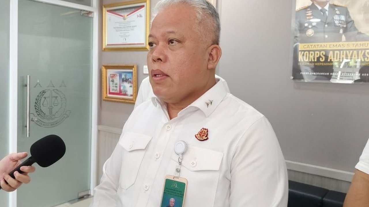 Kejaksaan Agung memeriksa Alfian Nasution, mantan Dirut Pertamina Patra Niaga, sebagai saksi dalam kasus dugaan korupsi pengelolaan minyak mentah dan produk kilang periode 2018-2023.