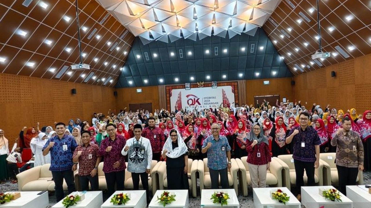 OJK Bali berkolaborasi dengan Baznas Bali dan Bank Syariah Indonesia memberikan edukasi keuangan syariah kepada ibu rumah tangga dan UMKM di Bali untuk meningkatkan pengelolaan keuangan.