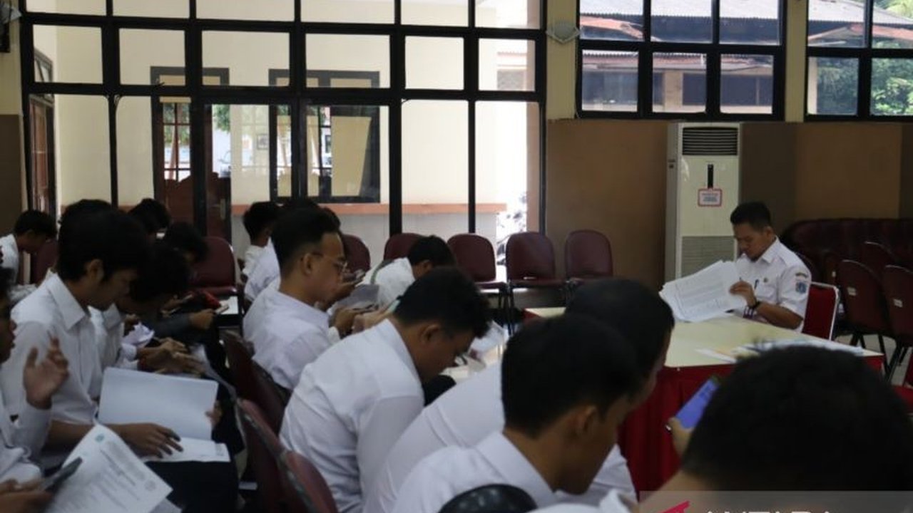 Sebanyak 1000 peserta mengikuti seleksi pelatihan kerja tahap kedua di PPKD Jakarta Timur, memperebutkan 320 kuota pelatihan gelombang kedua yang dimulai April 2025.