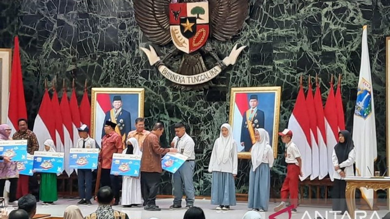 Pemprov DKI Jakarta memberikan akses gratis ke TMII dan beberapa tempat wisata lainnya bagi 707.622 penerima KJP Plus sebagai bentuk pemenuhan janji politik dan peningkatan akses pendidikan.