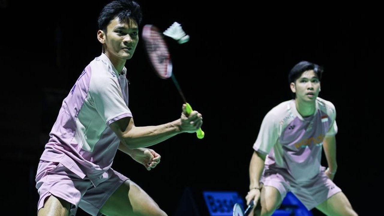 Ganda putra Indonesia, Fikri/Daniel, berhasil melewati laga dramatis melawan pasangan Denmark di Swiss Open 2025 dan akan berhadapan dengan ganda putra Taiwan di perempat final.