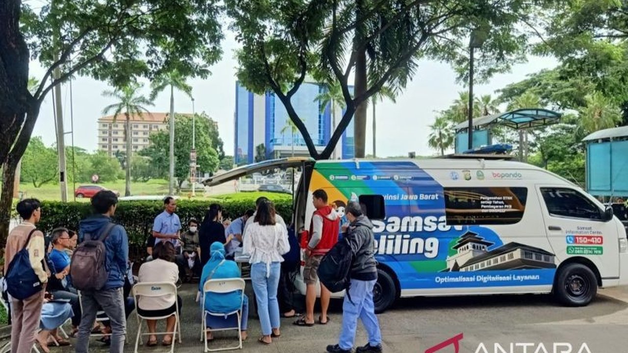 Samsat Kabupaten Bekasi memberikan hadiah Lebaran berupa pemutihan pajak kendaraan bermotor, menghapuskan tunggakan dan denda bagi wajib pajak hingga Juni 2025.