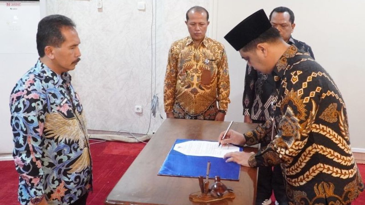 Sekretaris Daerah (Sekda) Jepara, Edy Sujatmiko, resmi pindah tugas menjadi Kepala Dinas Kearsipan dan Perpustakaan (Diskarpus) Kabupaten Jepara setelah menjabat selama lima tahun.