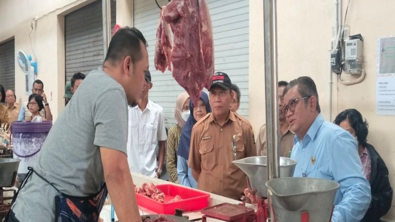 Dinas Pertanian Kulon Progo perketat pengawasan produk pangan, terutama daging, jelang Lebaran 2025 untuk mencegah peredaran daging glonggongan dan pangan tak layak konsumsi.