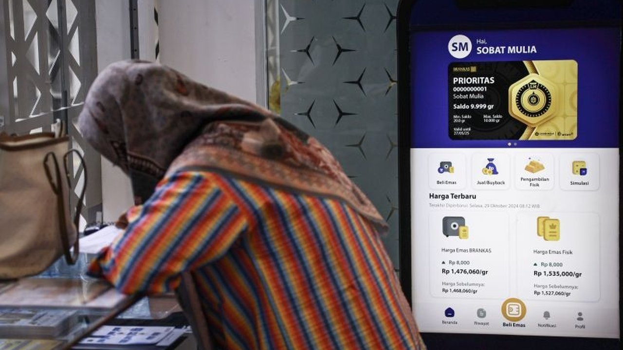 Harga emas Antam hari ini, 13 Maret 2024, naik Rp12.000 per gram menjadi Rp1.714.000, sementara harga buyback juga mengalami kenaikan.