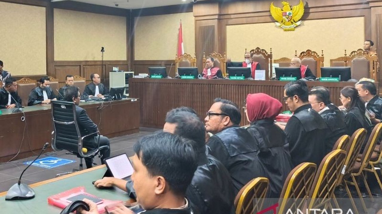 Sekjen DPP PDI Perjuangan, Hasto Kristiyanto, mengajukan eksepsi dan meminta dibebaskan dari dakwaan perintangan penyidikan kasus Harun Masiku, dengan alasan keraguan mendasar dalam pembuktian dakwaan.