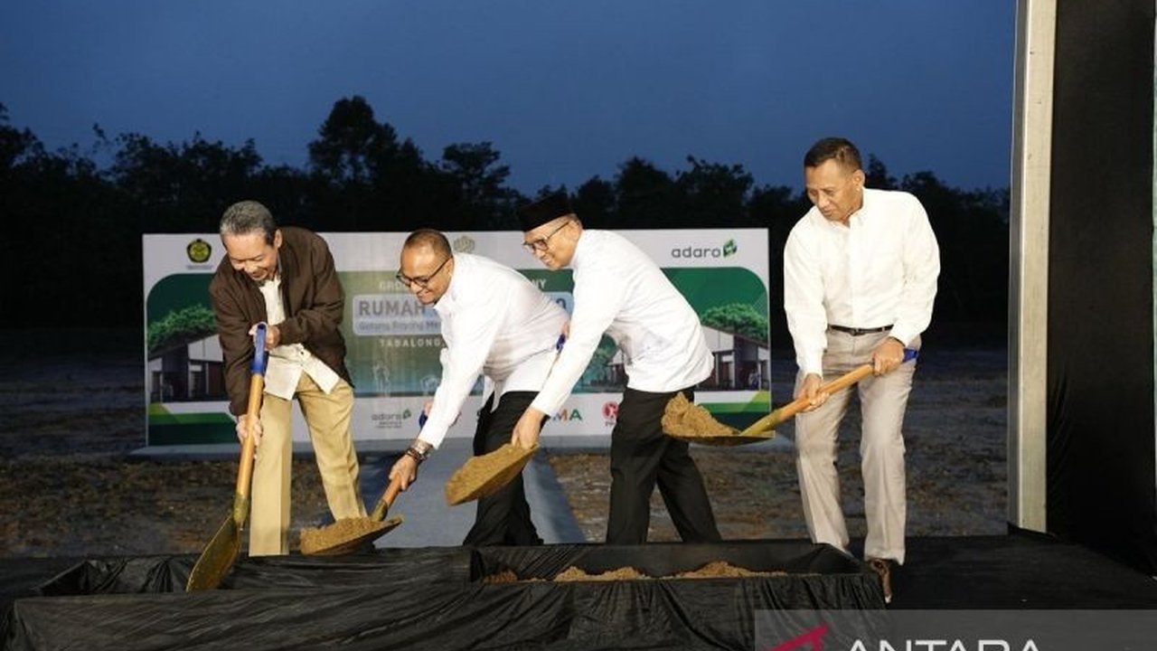 Grup Adaro membangun 500 rumah gratis bagi masyarakat berpenghasilan rendah (MBR) di Tabalong, Kalimantan Selatan, sebagai bentuk tanggung jawab sosial dan dukungan terhadap program pemerintah.