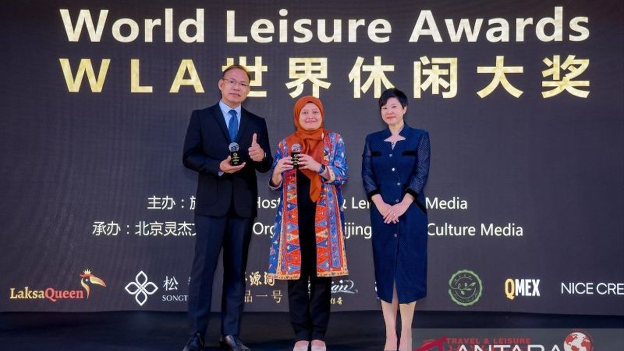 Indonesia kembali memenangkan penghargaan 'Best Island Destination' dari majalah wisata China, Travel and Leisure, membuktikan daya tarik pariwisata Indonesia di mata wisatawan mancanegara.