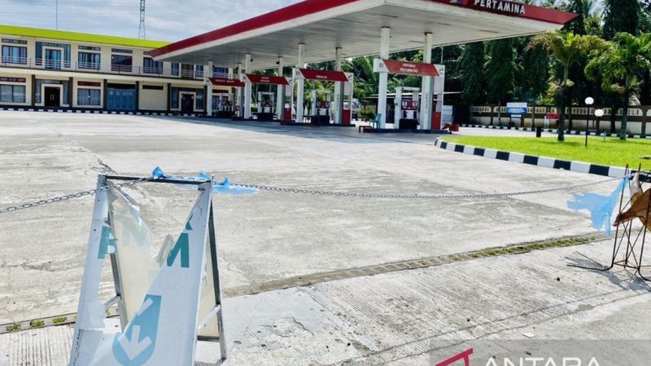 SPBU Suak Puntong di Nagan Raya, Aceh, mendapat sanksi dari Pertamina karena masalah manajemen, menyebabkan warga kesulitan BBM menjelang Idul Fitri.
