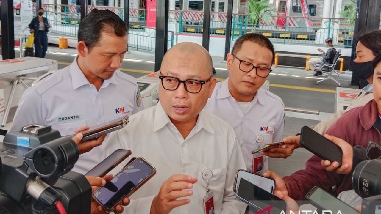 KAI Commuter menambah 41 perjalanan KRL di Yogyakarta selama Lebaran 2025 untuk mengantisipasi lonjakan pemudik dan mempermudah akses dari stasiun kereta jarak jauh.
