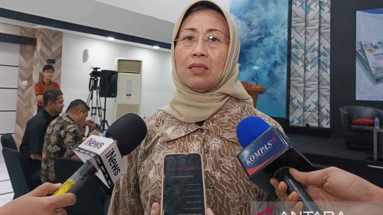 Peningkatan literasi media di masyarakat dinilai krusial untuk menciptakan ekosistem pers yang sehat dan bertanggung jawab, demikian disampaikan Ketua Dewan Pers dan Kepala Perpustakaan Nasional.