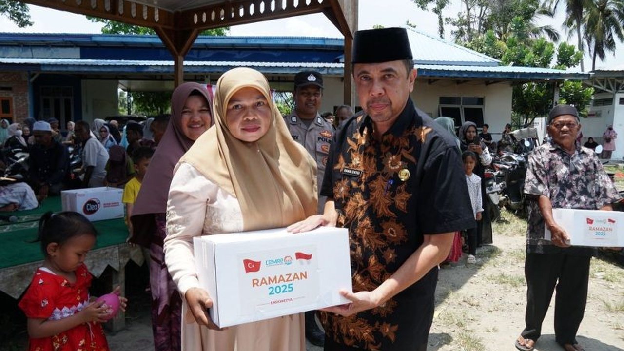 Yayasan Amal dan Solidaritas Asia menyalurkan bantuan sembako kepada 400 warga kurang mampu di Kecamatan Seulimeum, Aceh Besar, untuk menyambut Ramadhan dan Idul Fitri.