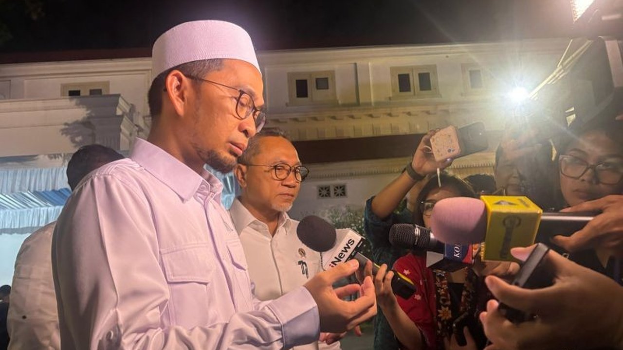 Ustadz Adi Hidayat menekankan pentingnya peran ulama dalam menjaga stabilitas negara dan memberikan inspirasi pembangunan, mencontoh keberhasilan Nabi Muhammad SAW membangun peradaban maju dalam waktu singkat.