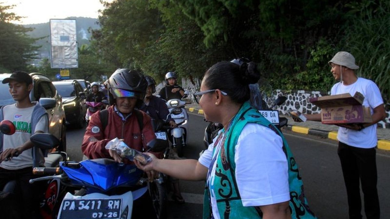ANTARA Papua Bagikan Takjil Gratis, Wujud Kepedulian Sosial dan Toleransi Beragama