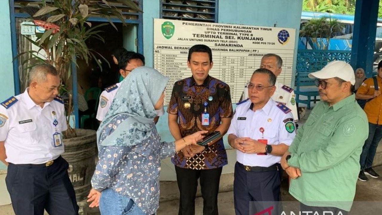 Dinas Kesehatan Kaltim cek kesehatan pengemudi di terminal Samarinda untuk mencegah kecelakaan dan memastikan mudik Lebaran aman dan lancar.