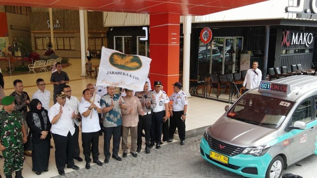 Kota Jababeka Cikarang resmi luncurkan Swatantra S-01, transportasi publik modern berbasis aplikasi yang terintegrasi dengan moda transportasi lain untuk meningkatkan aksesibilitas di kawasan tersebut.