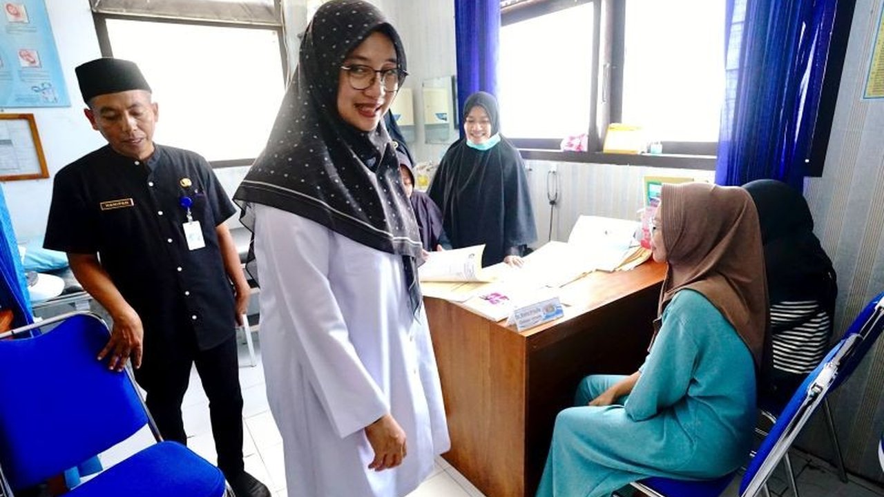 Pemkab Banyuwangi menyiapkan ribuan tenaga kesehatan di posyankes dan fasilitas kesehatan lain untuk melayani pemudik selama Lebaran 2025.