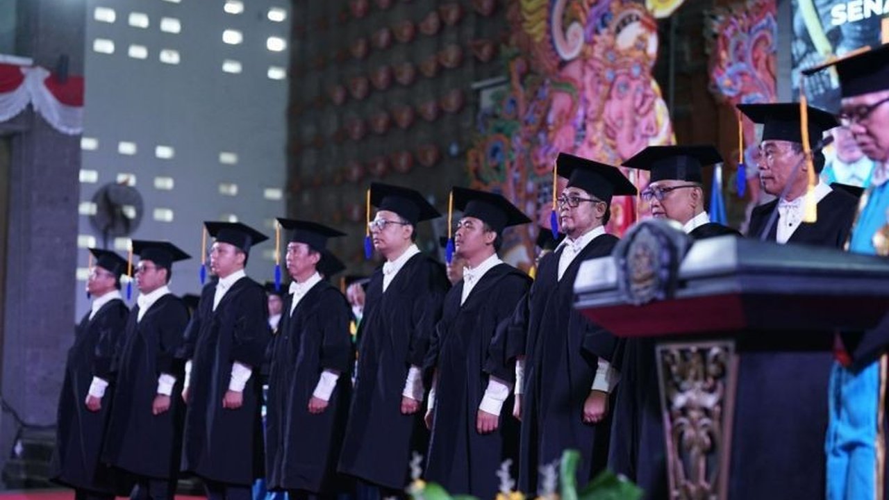 Undiksha Singaraja Kukuhkan 9 Guru Besar, Dorong Pendidikan Hadapi Era Disrupsi