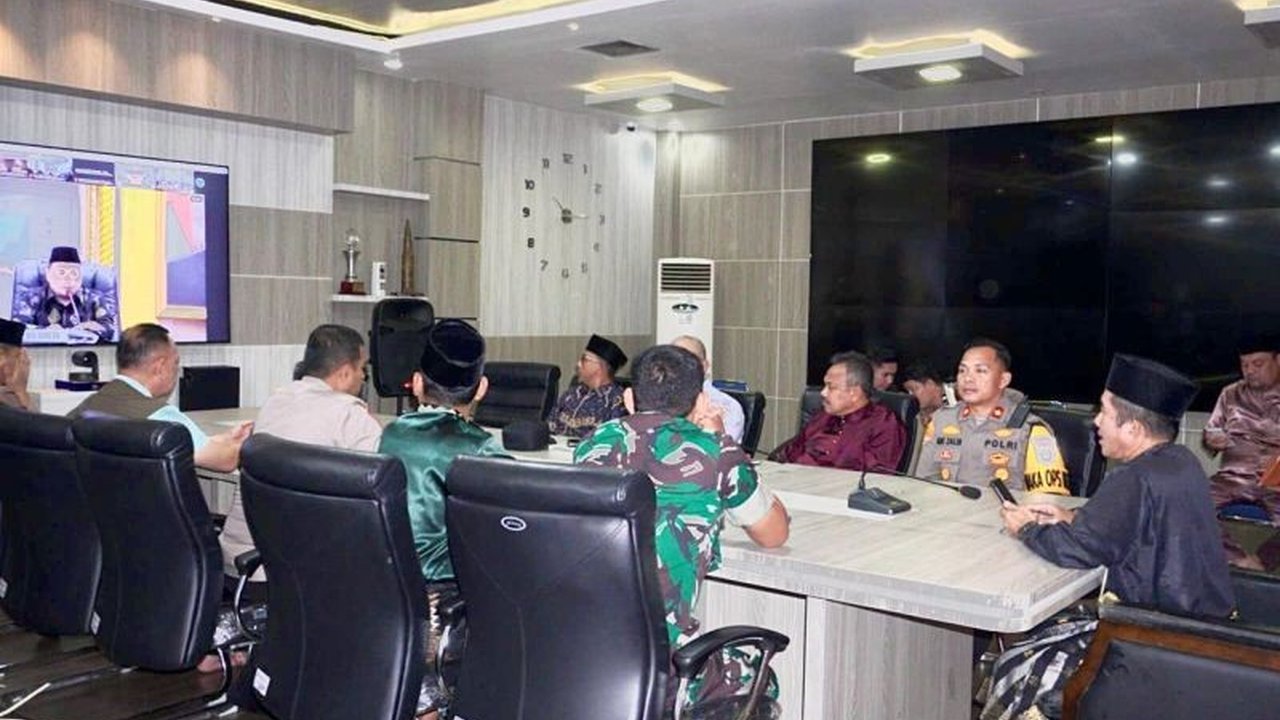 Menteri Dalam Negeri Tito Karnavian meminta Gubernur Riau segera menerbitkan izin cuti bagi Bupati dan Wakil Bupati Siak untuk mengikuti Pemungutan Suara Ulang (PSU) pada 22 Maret 2024 guna mencegah potensi sengketa.