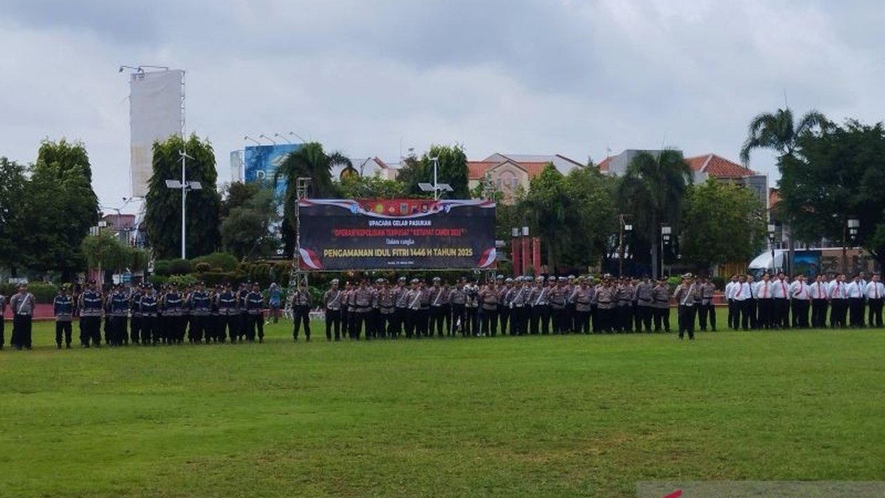 Polres Kudus berkolaborasi dengan pemerintah desa mendata warga mudik guna memastikan keamanan rumah-rumah yang ditinggal, melibatkan 800 personel gabungan TNI-Polri dalam Operasi Ketupat Candi 2025.