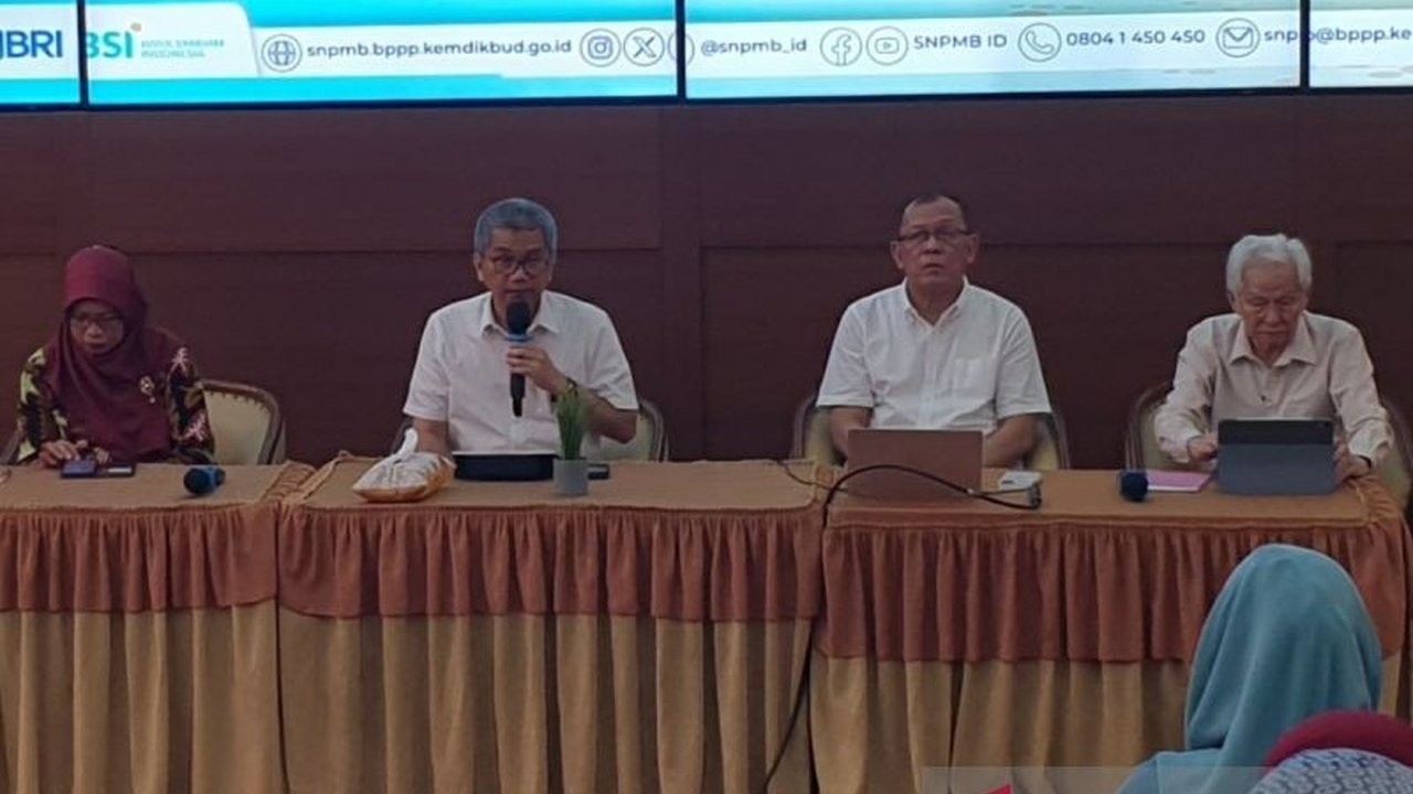 Universitas Sriwijaya (Unsri) menyediakan penginapan bagi ribuan peserta SNBT 2025 di Kampus Indralaya untuk menghindari penumpukan kendaraan dan keterlambatan peserta ujian.