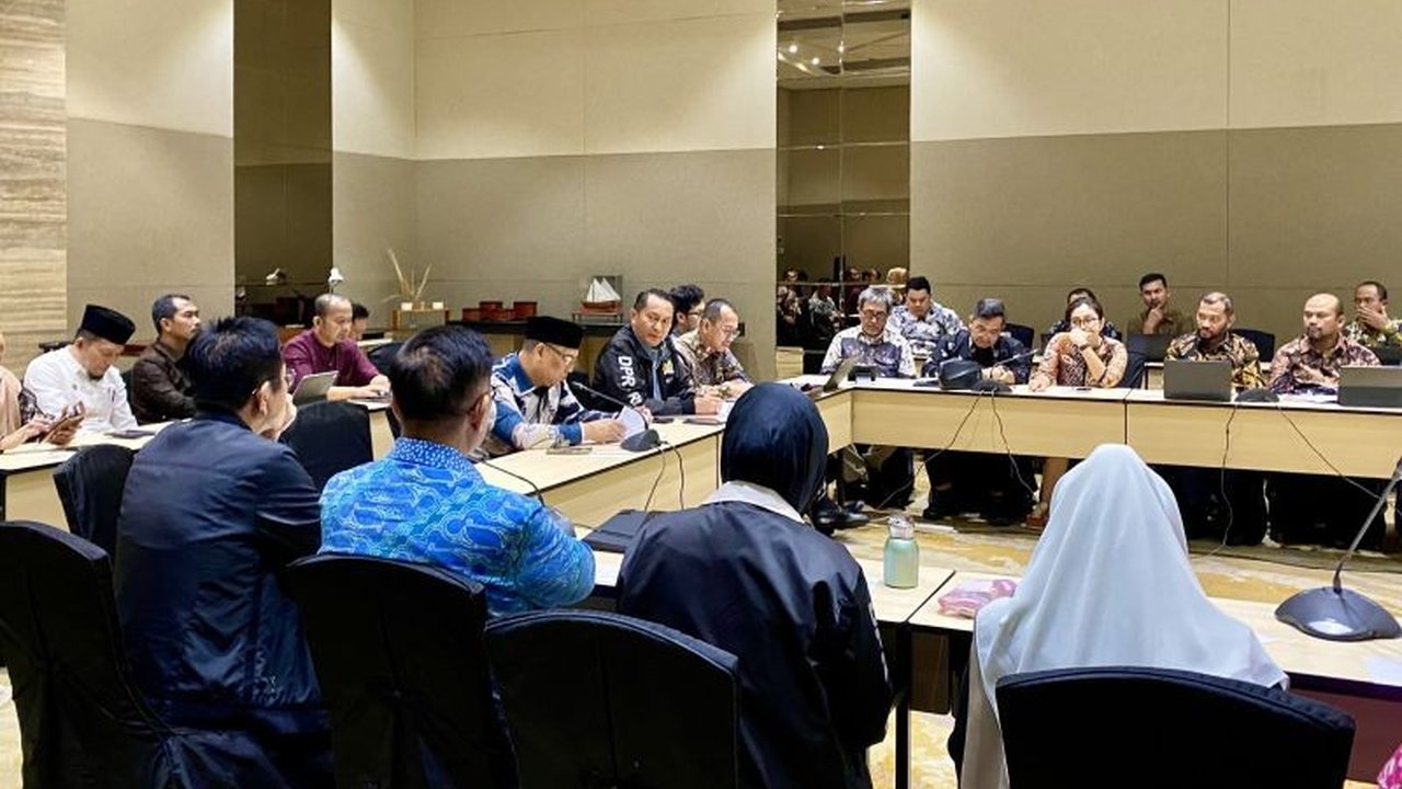 Komisi XII DPR RI mendorong agar pasokan gas Blok Natuna Barat dimaksimalkan untuk memenuhi kebutuhan dalam negeri, terutama Batam, alih-alih diekspor ke Singapura.