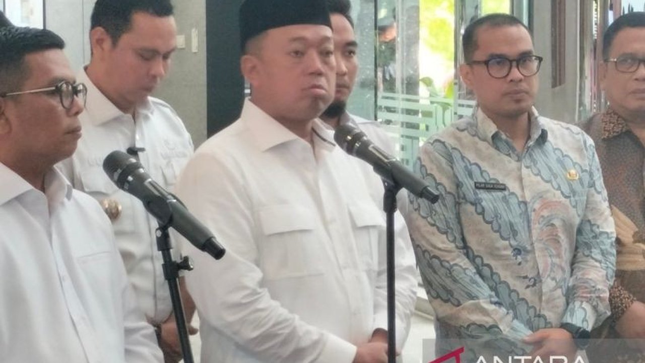 Menteri ATR/BPN Nusron Wahid mengungkapkan 796 titik pelanggaran tata ruang di Jabodetabek-Punjur sebagai penyebab utama banjir, terutama perubahan fungsi lahan dan okupasi situ.