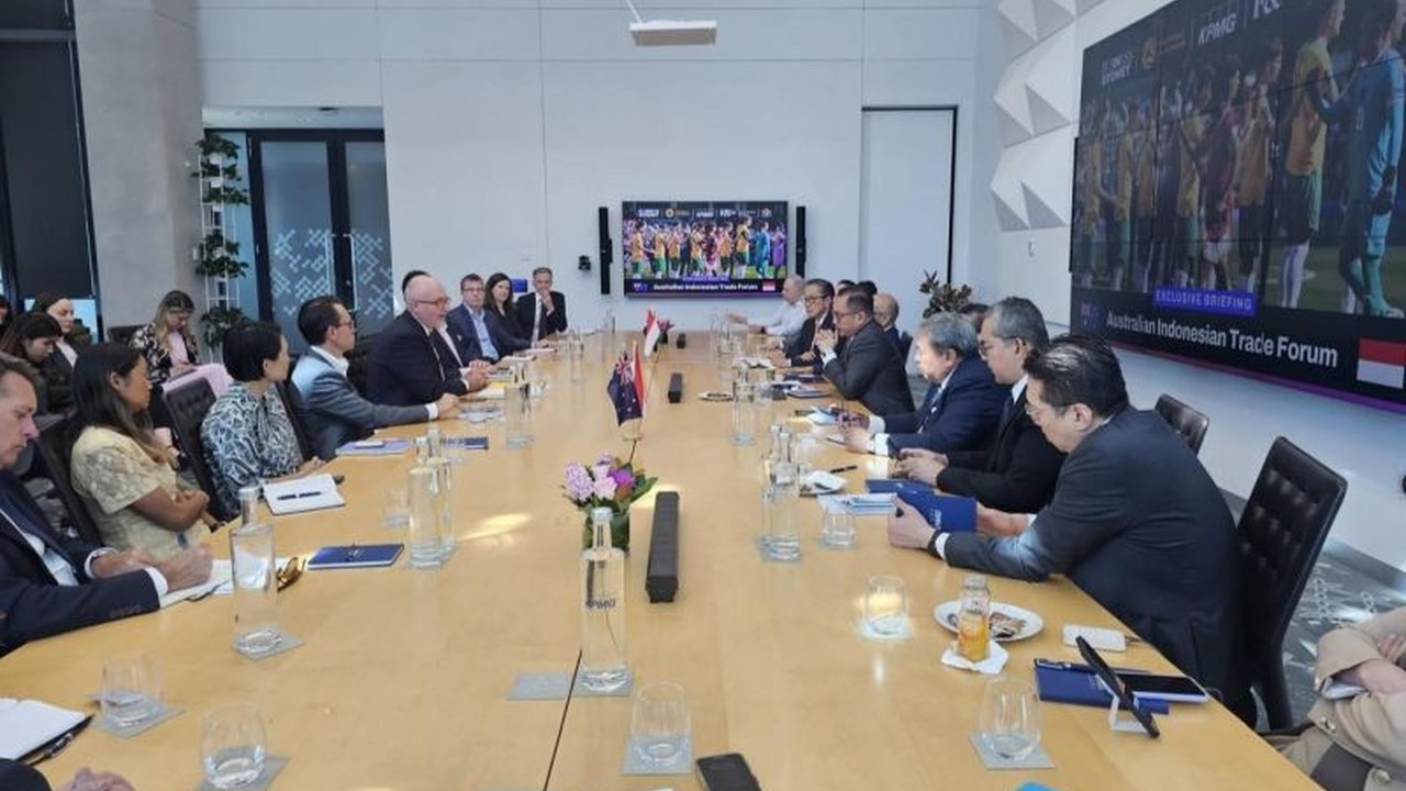 Wakil Menteri Investasi menawarkan 77 proyek hilirisasi strategis nasional kepada 40 investor Australia, dengan potensi investasi mencapai 618 miliar dolar AS.