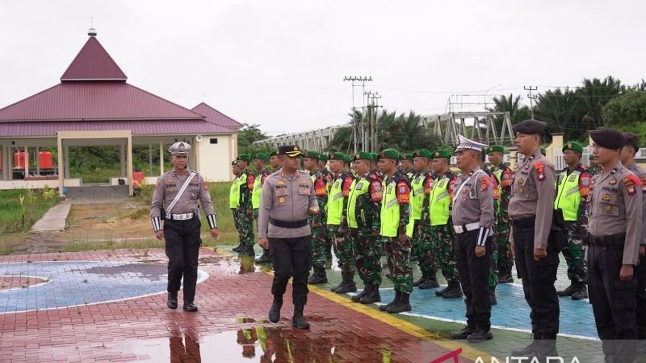 Operasi Ketupat 2025 fokus pada kelancaran arus mudik, stabilitas harga, dan ketersediaan bahan pokok penting (Bapokting) serta BBM untuk kenyamanan masyarakat saat Lebaran.