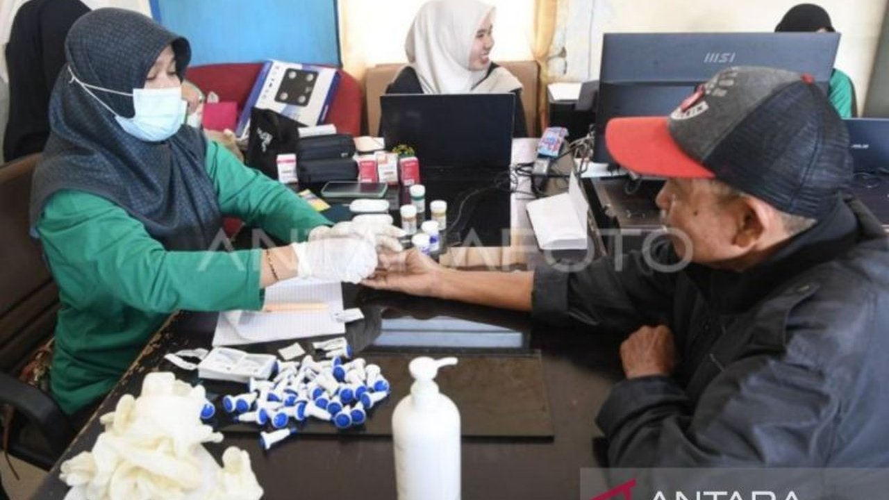 Dinas Perhubungan Kaltim intensifkan pemeriksaan kendaraan dan pengemudi untuk memastikan keamanan dan kenyamanan penumpang selama mudik Lebaran 2025.