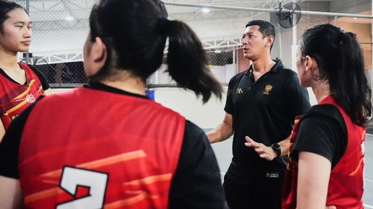 Timnas Basket 3x3 Indonesia bertekad lolos ke babak utama FIBA 3x3 Asia Cup 2025 di Singapura, dengan fokus pada pertahanan dan akurasi tembakan.