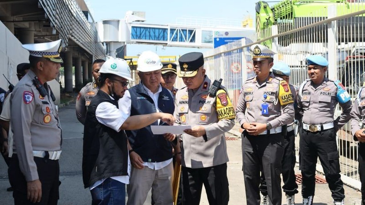 Wakapolda Banten Brigjen Pol Hengki memastikan kesiapan pengamanan dan kelancaran arus mudik Lebaran 2025 di Pelabuhan Merak, dengan puncak arus mudik diprediksi pada 26-28 Maret 2025.